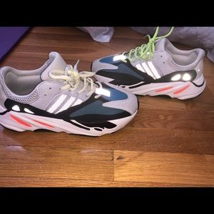 Yeezy 700 wave Runner